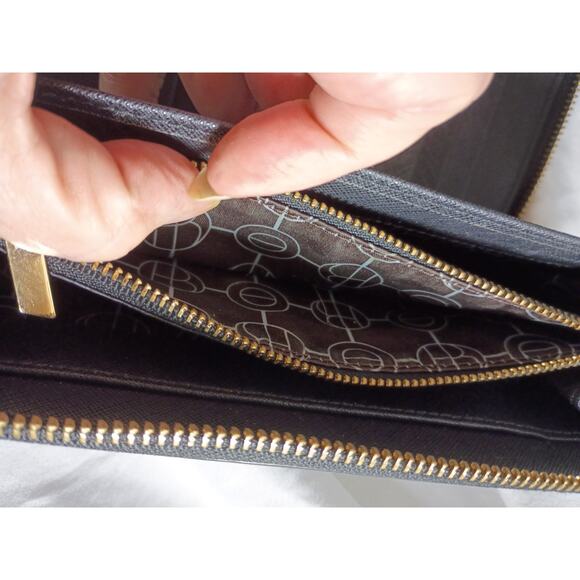 Henri Bendel New York Zip Around Black Leather Wallet Excellent Condition - Picture 11 of 14